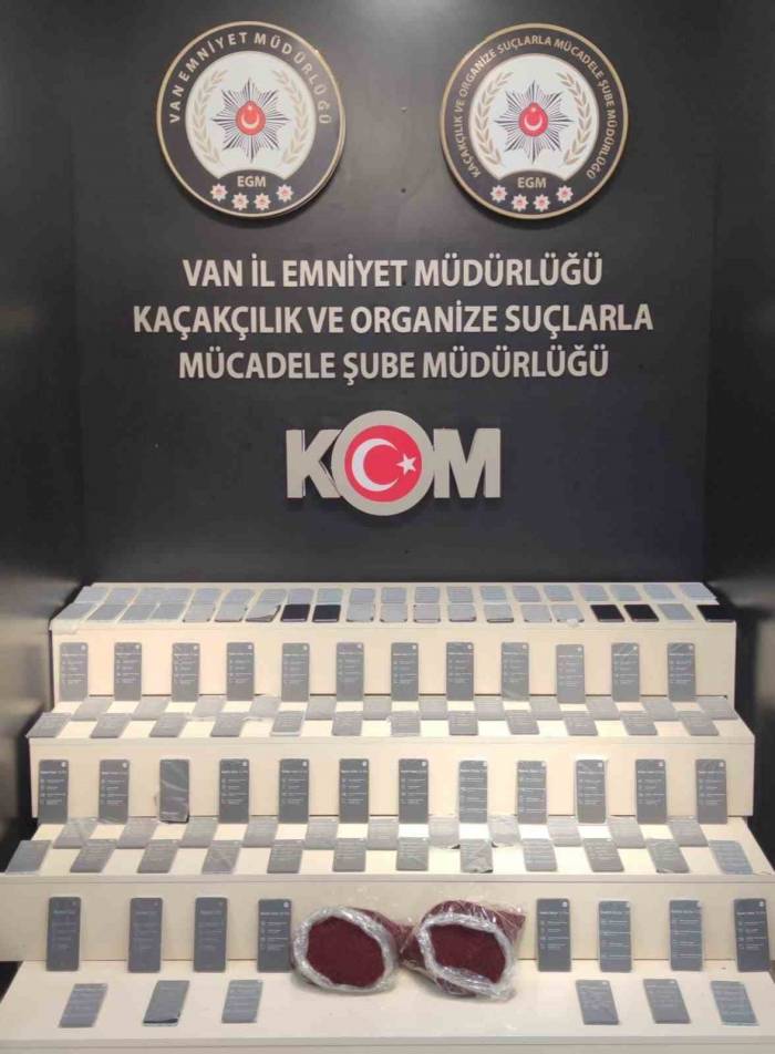 Van’da Gümrük Kaçağı Malzemeler Ele Geçirildi