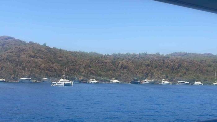 Rodos Adası’ndaki Yangınlar Marmaris Koylarındaki Yat Sayısını Arttırdı