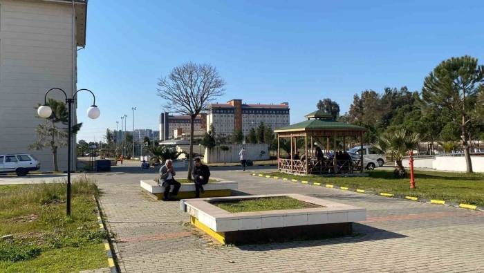 Aydın’da Depremzedelerin Bıraktığı Notlar Duygulandırdı
