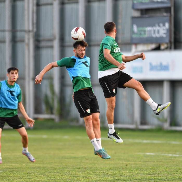 Bursaspor Günü Çift İdmanla Tamamladı