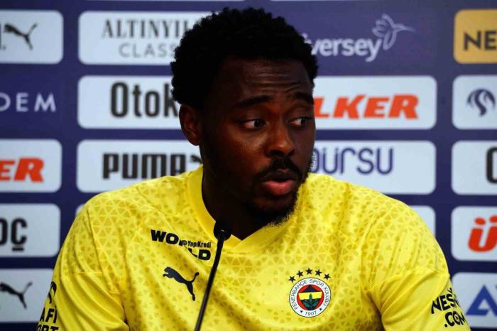 Bright Osayi-samuel: “şuan Fenerbahçe’nin Futbolcusuyum, Yapılan Dedikoduları Dinlemiyorum”