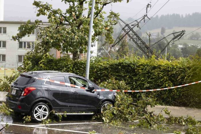 İsviçre’yi Fırtına Vurdu: 1 Ölü, 15 Yaralı