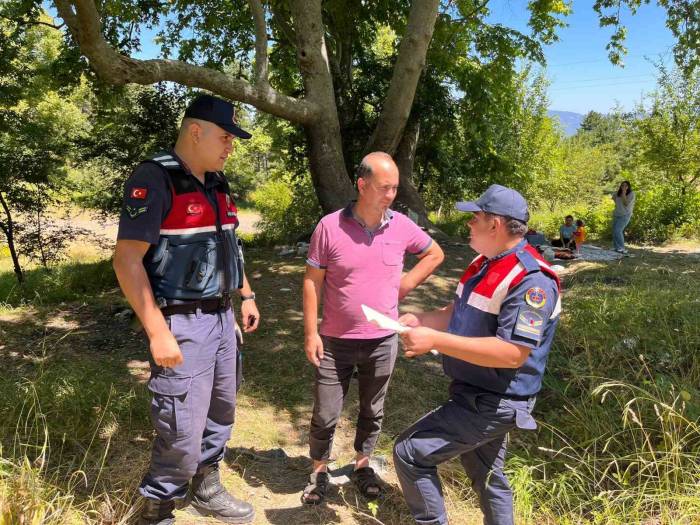 Jandarma Orman Yangınları, Yorgun Mermi Ve Suda Boğulma Vakalarına Karşı Broşür Dağıttı