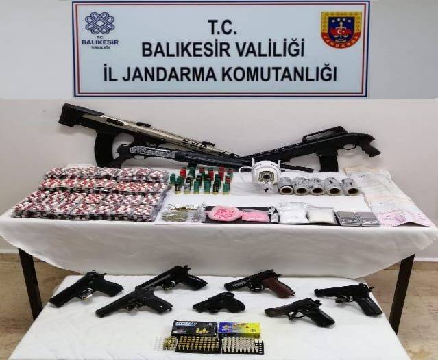 Jandarmadan Organize Kaçakçılık Ve Suç Operasyonu: 38 Gözaltı