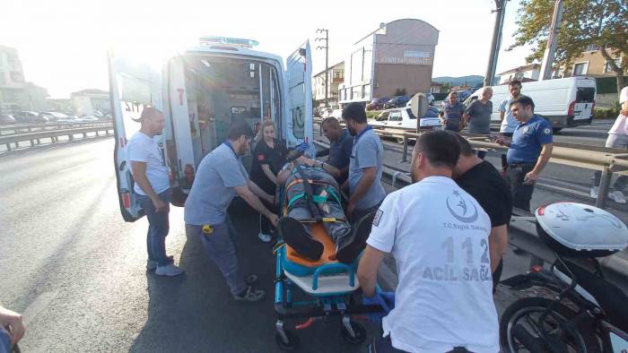 Kararsız Kalan Motosikleti Tıra Çarptı, Facia Teğet Geçti