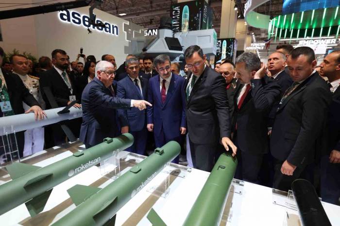 Milli Savunma Bakanı Güler, Uluslararası Savunma Sanayi Fuarı’na Katıldı