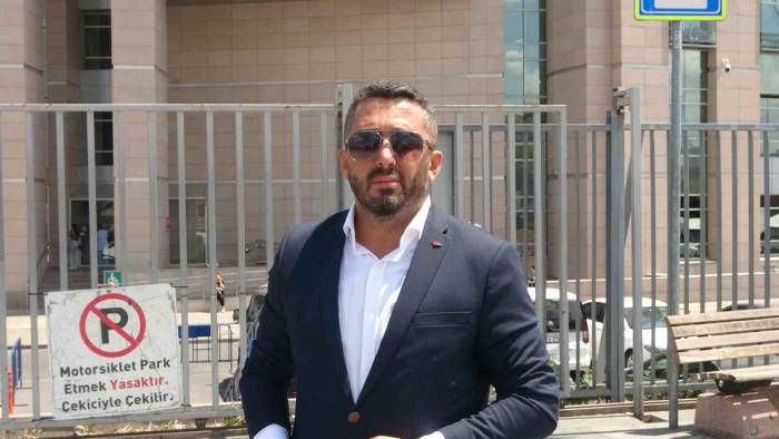 Sanatçı Ferdi Tayfur’un Eski Damadı Burak Kalfa Eski Nişanlısı Tuğçe Tayfur’dan Şikayetçi Oldu