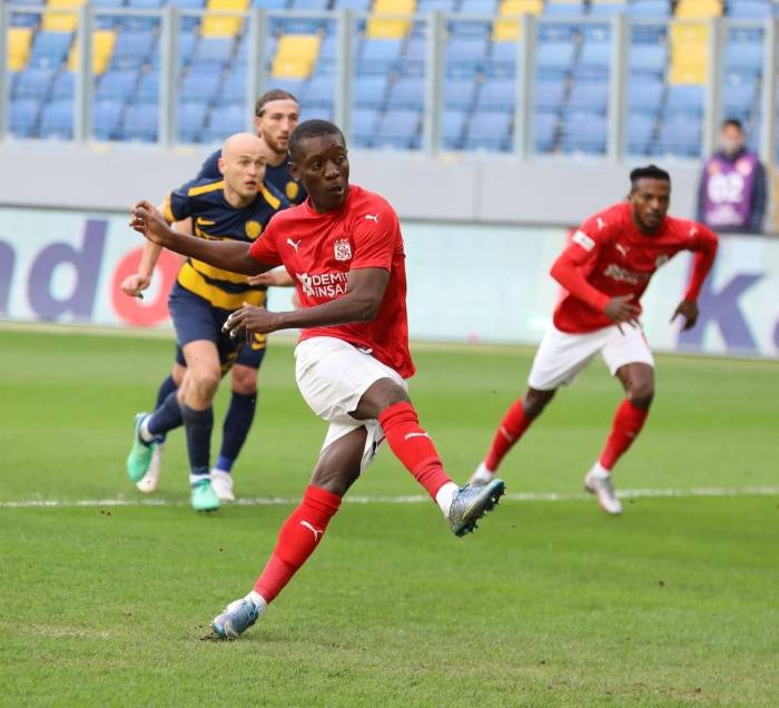 Sivasspor Max Gradel’e Teşekkür Etti