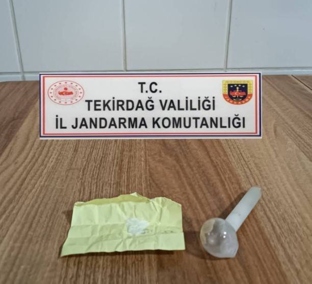Tekirdağ’da 2 Şüphelinin Üzerinden Uyuşturucu Çıktı