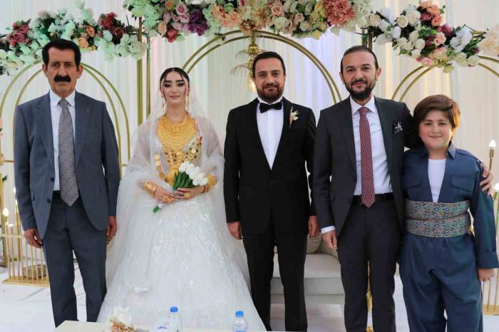 Van’da Dillere Destan Düğün Töreni