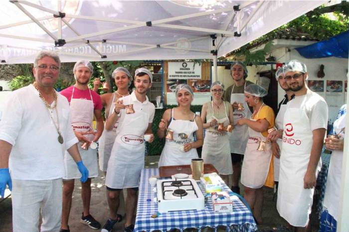 Yabancı Öğrenciler Türk Kahvesi Ve Limonata Yapımı Yarışmasına Katıldı