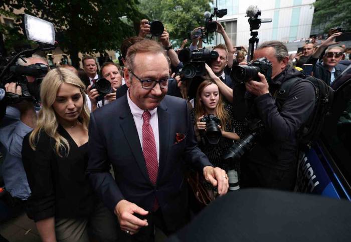 Abd’li Ünlü Aktör Spacey, İngiltere’de Hakkındaki 9 Cinsel Taciz Suçlamasından Beraat Etti