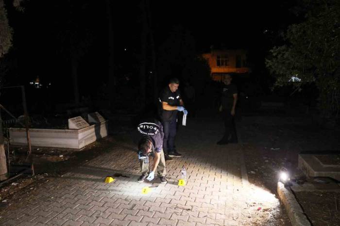 Adana’da Bir Genç Mezarlıkta Başından Vurulmuş Halde Bulundu