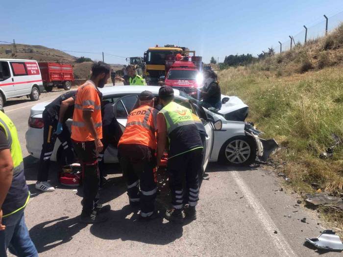 Cenazeye Giderken Kaza Yaptılar: 1 Ölü 5 Yaralı