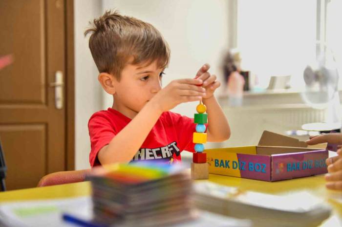 Esenyurt’ta 6 Yaşındaki Çocuk Aldığı Eğitimle Konuşma Kabiliyetini Geliştirdi