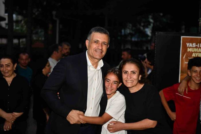 Esenyurt Belediye Başkanı Bozkurt Cemevinde Muharrem Lokmasına Katıldı