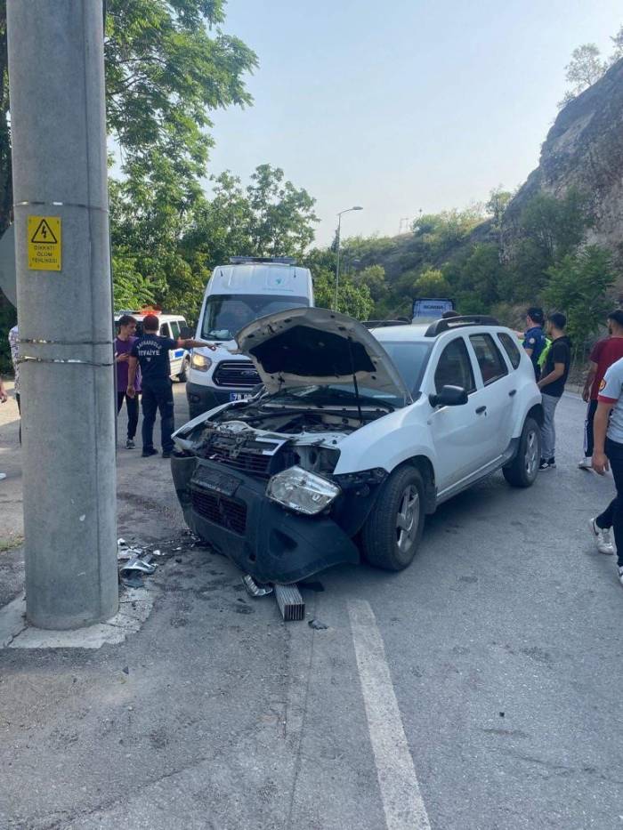 Ciple Beton Direğe Çarptı, 4.25 Promil Alkollü Çıktı