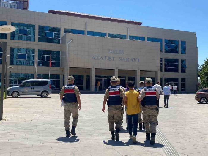 Bağ Evlerinden Hırsızlık Yapan 3 Zanlıdan 2’si Tutuklandı