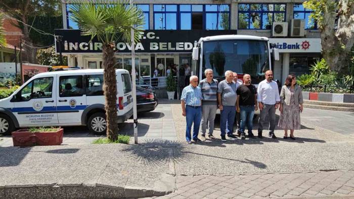 Nazilli Belediyesi’nden İncirliova Belediyesi’ne Otobüs Hibesi
