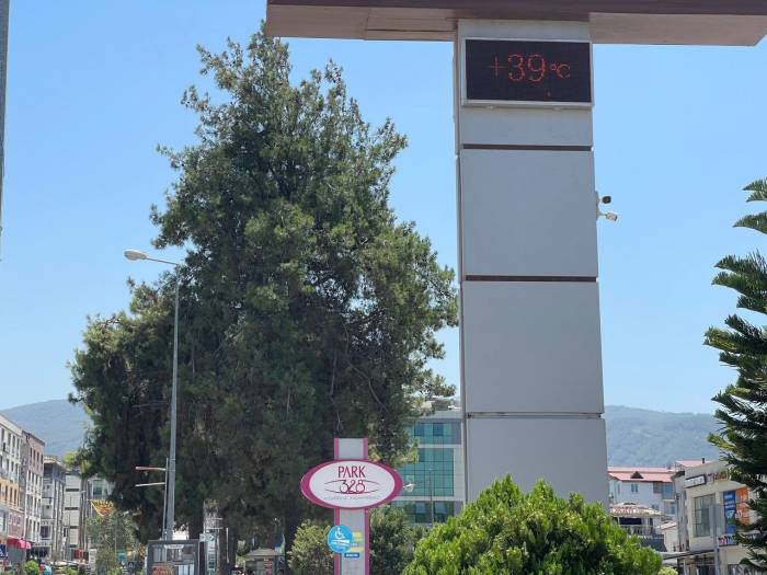 Osmaniye’de Sıcak Hava Sokakları Boşalttı