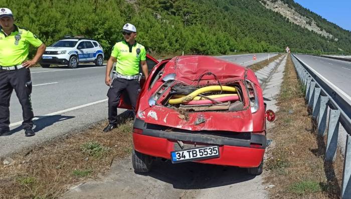 Otomobil Bariyere Çarptı: 1 Yaralı