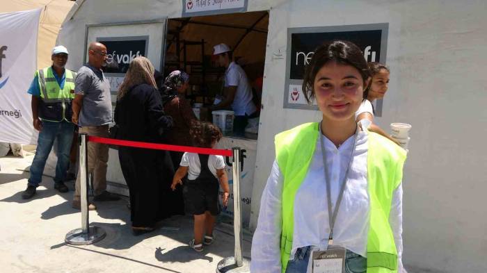 Abd’de Yaşayan Hilal Toplanan 2 Milyon Tl’lik Yardımı Depremzedelere Ulaştırdı