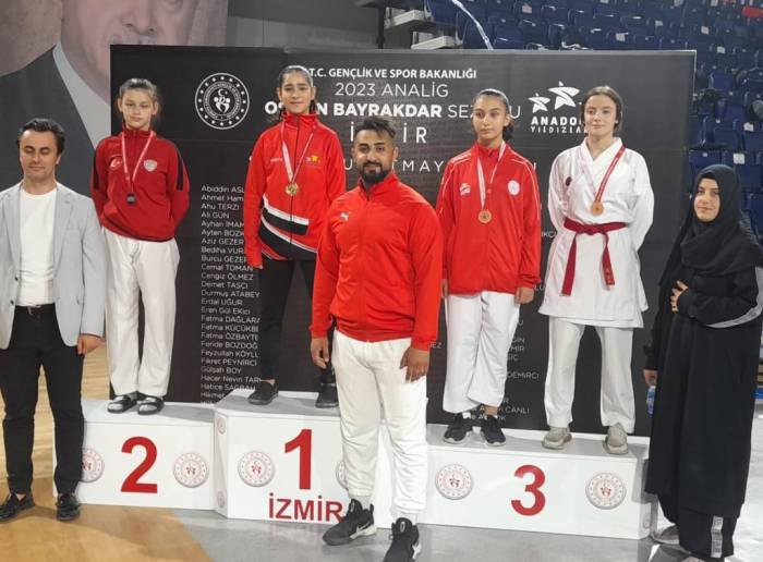 Bilecikli Sporcular Madalyalarla Döndü