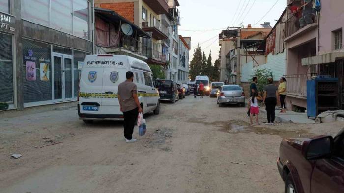 Balkondan Düşen Yaşlı Adam Hayatını Kaybetti
