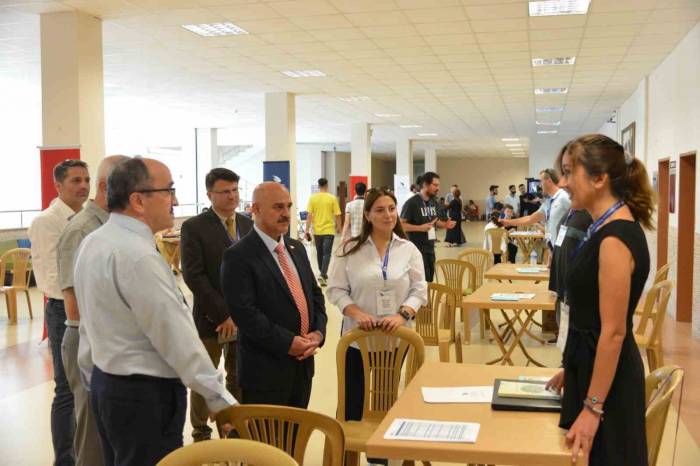 Düzce Üniversitesi Aday Öğrencilere Tanıtılıyor