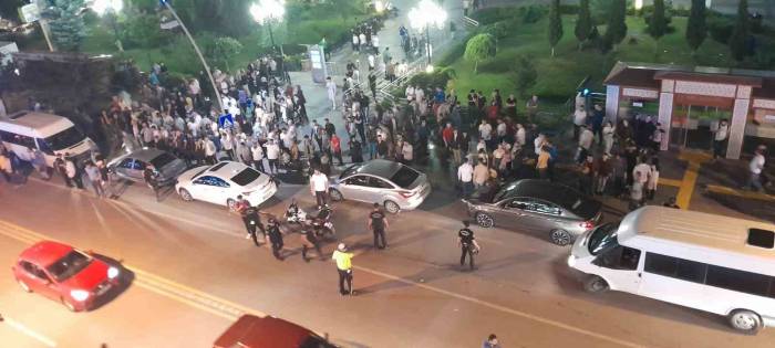 Erzurum’da Faytoncular Yol Kapattı, Ortalık Bir Anda Savaş Alanına Döndü