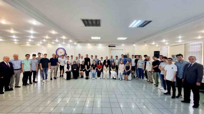 Vali Gürel, Yks Ve Lgs Şampiyonları İle Görüştü