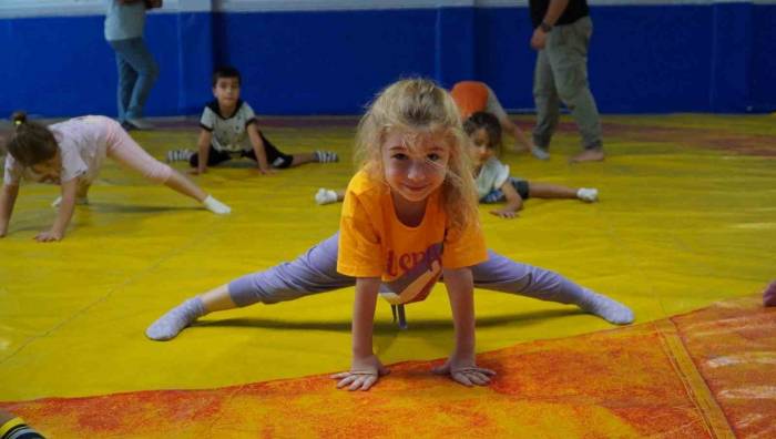 Manisa’da Gsb Spor Okulları’na Yoğun İlgi