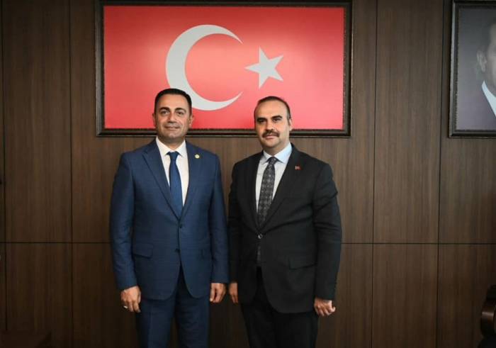 Bakan Kacır, Biga Belediyesi’ni Ziyaret Etti