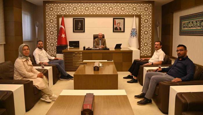 Başkan Pekyatırmacı Halk Günü’nde Vatandaşları Dinledi