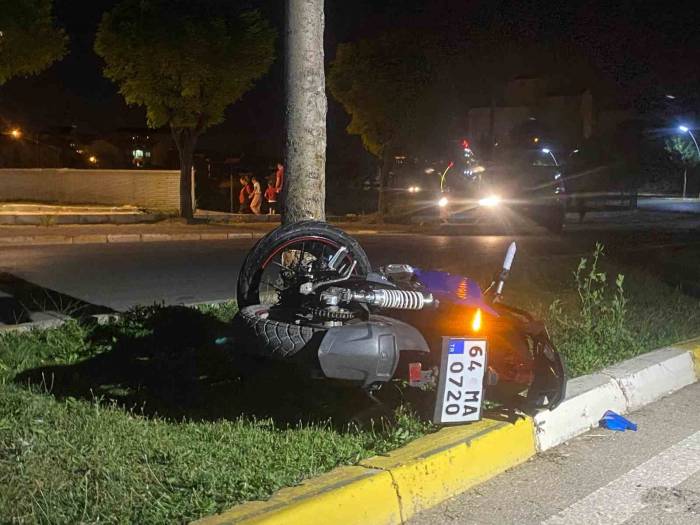 Uşak’ta Motosiklet Kazası: 2 Yaralı