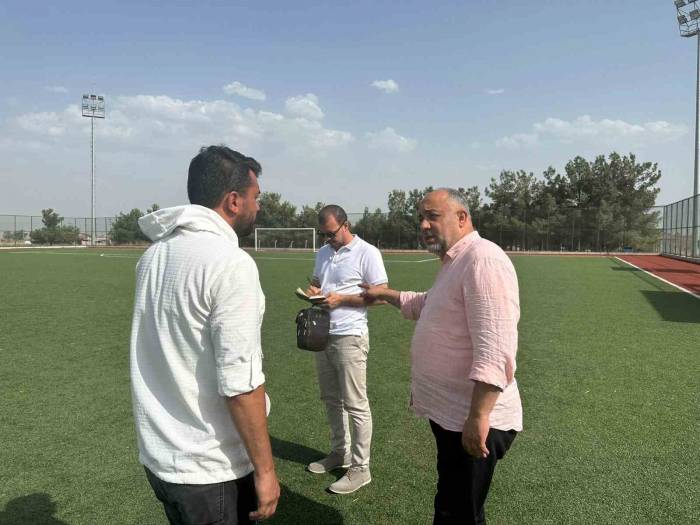 Müdür Kasapoğlu’ndan Sporculara Spor Malzemesi Desteği