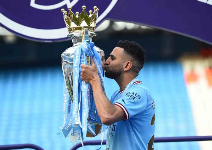 Al-ahli, Riyad Mahrez İle 4 Yıllık Sözleşme İmzaladı