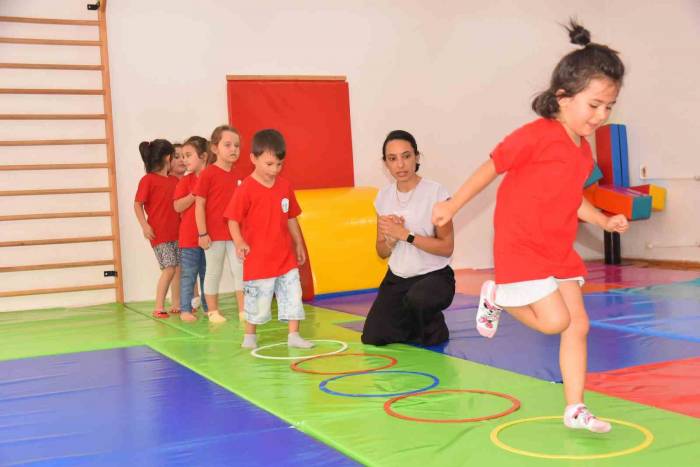 Bozüyük Belediyesi Yaz Spor Okulları Geleceğin Sporcularını Yetiştiriyor