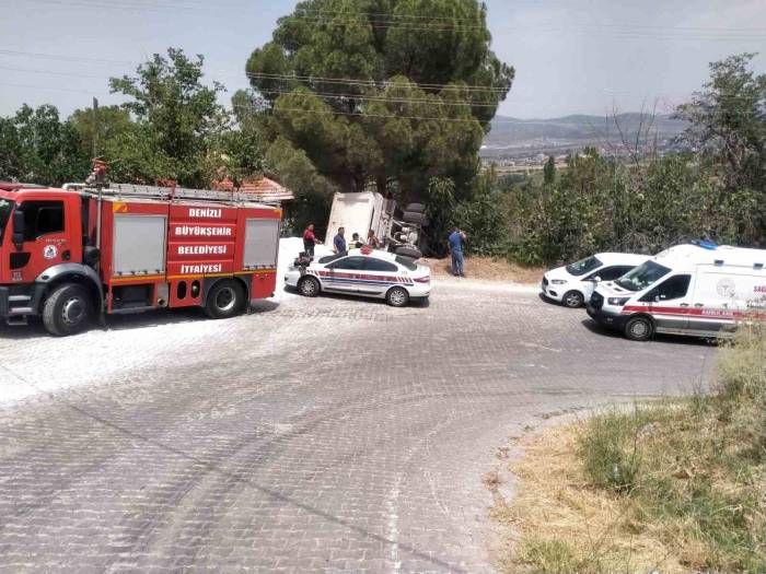 Şarampole Devrilen Kamyonun Sürücüsü Yaralandı