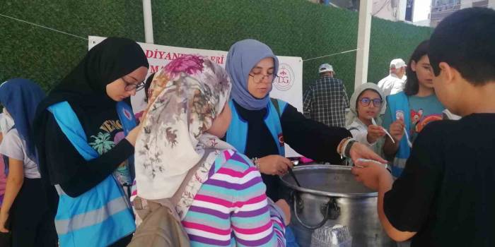 Diyanet Gençlik Merkezinden Aşure Hayrı