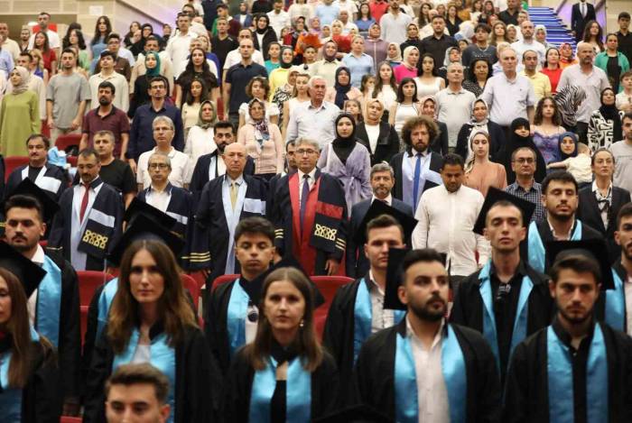 Erü Havacılık Ve Uzay Bilimleri Fakültesi Yeni Mezunlarını Verdi