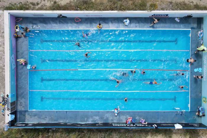 Gümüşhane’nin İlçelerindeki Portatif Havuzlarda Yüzmeyi Öğreniyorlar