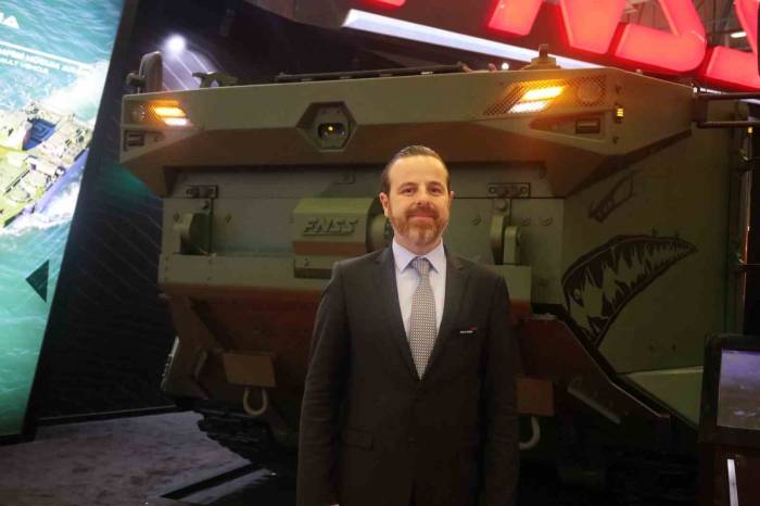 İdef Fuarında Sergilenen Zırhlı Amfibi Hücum Aracı Zaha Göz Doldurdu
