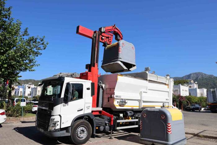 Marmaris’te Çevreci Konteynırlar Hizmet Vermeye Başladı