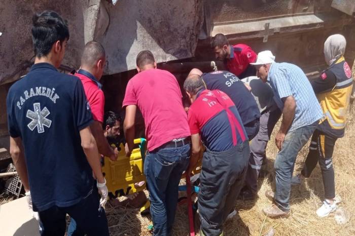 Nusaybin’de Üzerine Su Tankeri Devrilen Vatandaş Hayatını Kaybetti