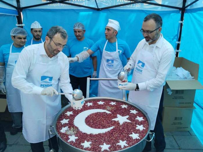 Pendik’te 10 Bin Kişiye Aşure Dağıtıldı
