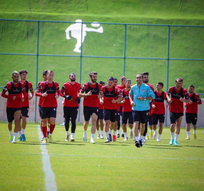 Sivasspor, Minyatür Kalede Maç Yaptı