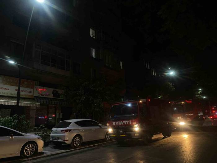 Uşak’ta Korkutan Ev Yangını: 92 Yaşındaki Kadın Dumandan Etkilendi