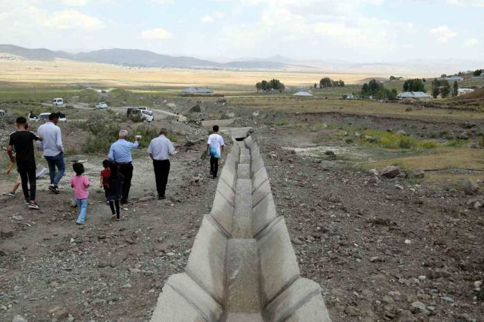 Özalp’te 720 Hektar Alan Suyla Buluştu