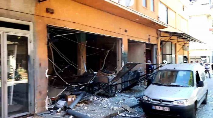 Bursa’da Fabrikada Patlama...patlama Sonrası Sıcak Görüntüler: 2 Yaralı